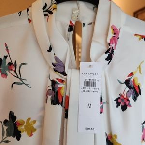 Brand new floral sleeveless LOFT blouse, size M